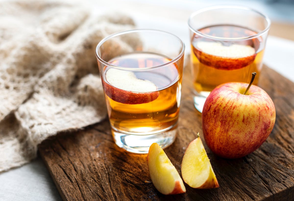 why you should not put apple cider vinegar on your skin