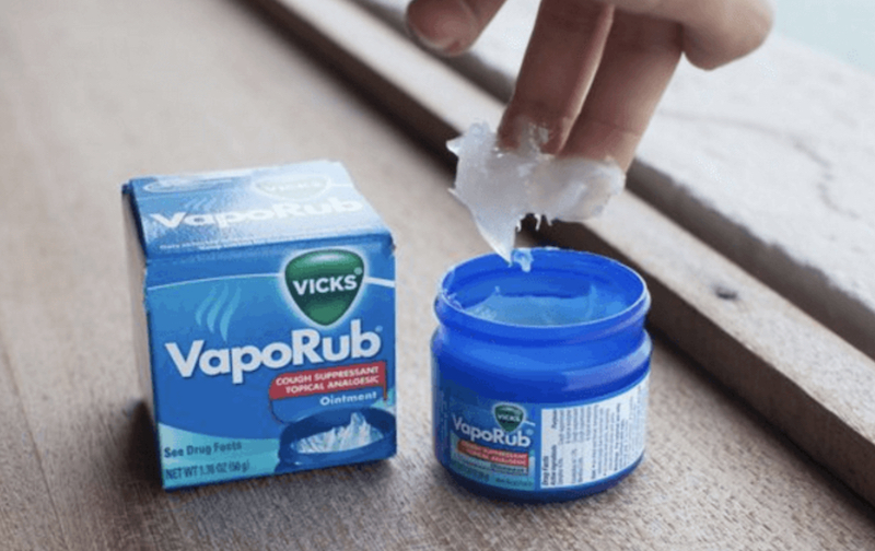 can you use vicks vaporub on acne