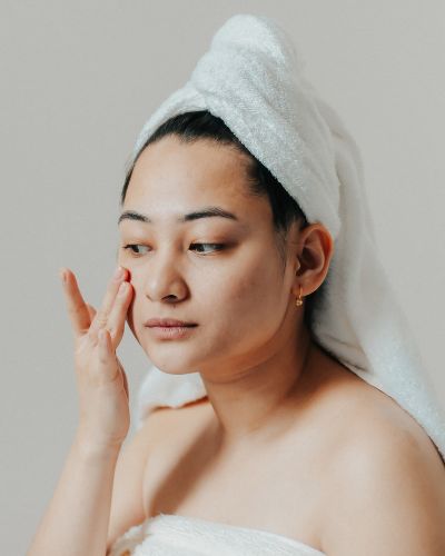 Best Ways to Treat Acne in Teenagers - The Skincare Culture