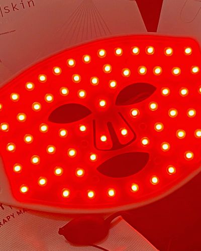 Benefits of LED Light Therapy - The Skincare Culture